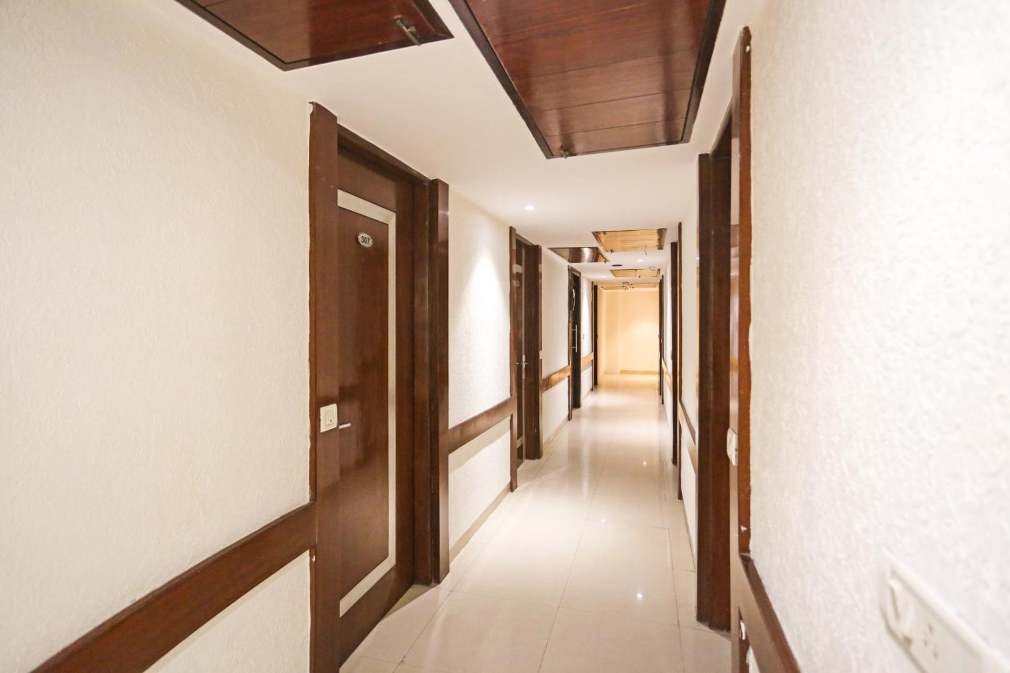 Hotel Silky Palace Near Igi Airportt نيودلهي المظهر الخارجي الصورة