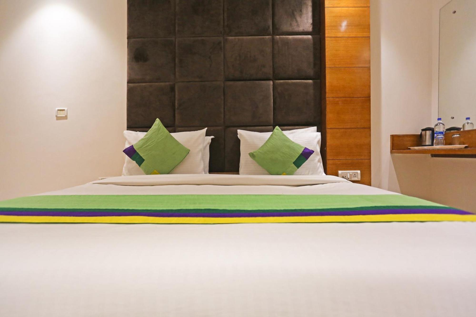 Hotel Silky Palace Near Igi Airportt نيودلهي المظهر الخارجي الصورة