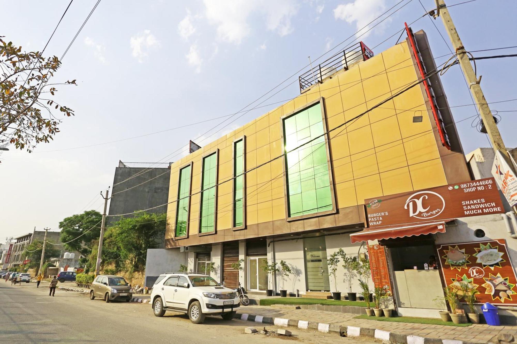 Hotel Silky Palace Near Igi Airportt نيودلهي المظهر الخارجي الصورة